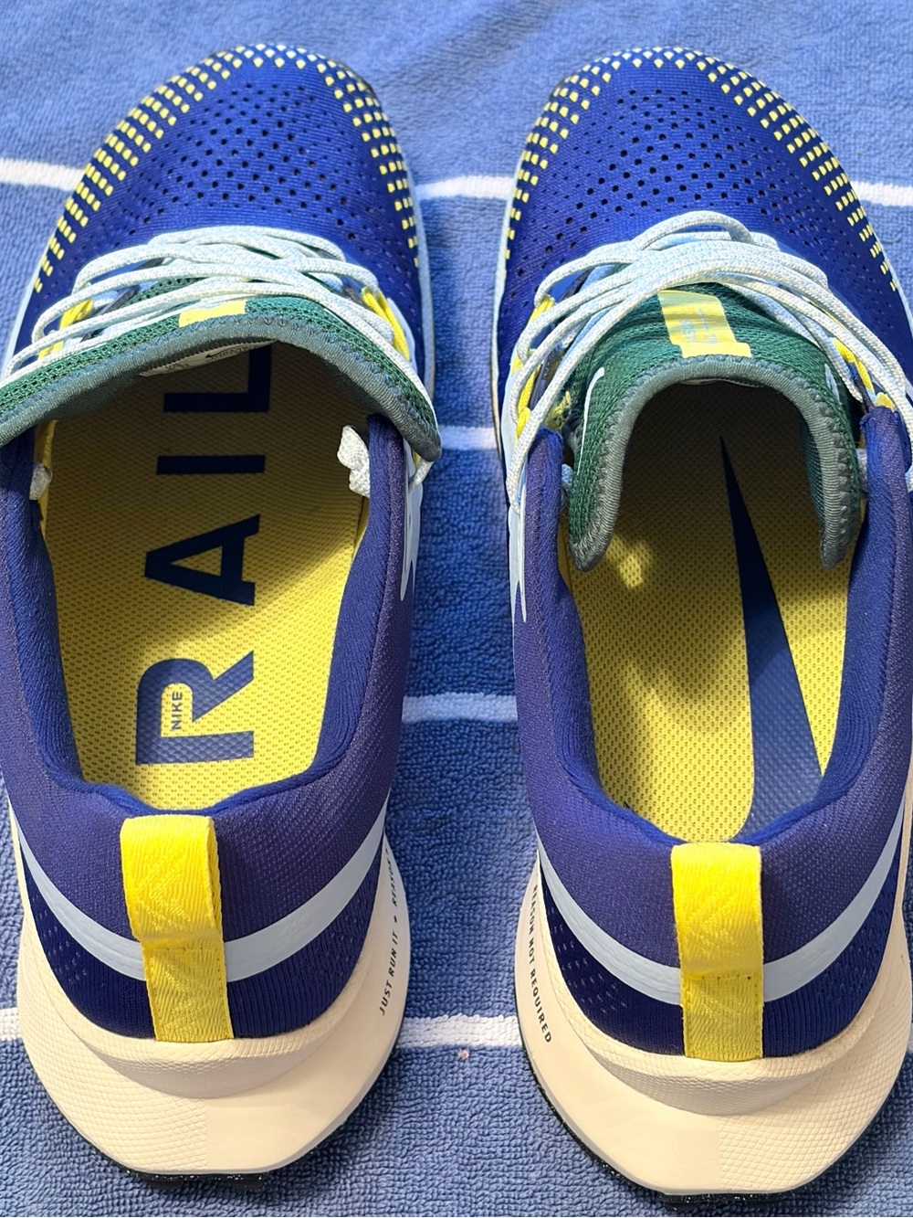 Nike React Pegasus Trail 4 Men’s Size 10 Blue Yellow DJ6158-400 - Picture 3 of 16